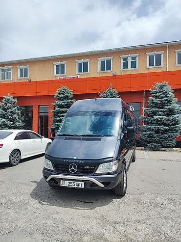 Легкий грузовик, Mercedes-Benz, Дубль, 3 т, Б/у at lalafo.kg Легкий грузовик, Mercedes-Benz, Дубль, 3 т, Б/у