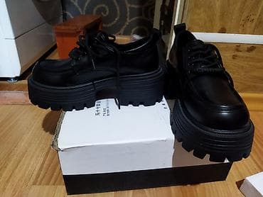 Женские дерби на массивной тракторной платформе - Цвет: черный at lalafo.kg Женские дерби на массивной тракторной платформе - Цвет: черный