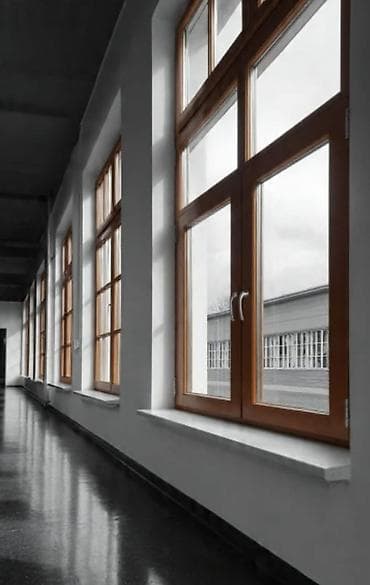 Предлагается окно с рамой из натурального дерева, обеспечивающее at lalafo.kg Предлагается окно с рамой из натурального дерева, обеспечивающее