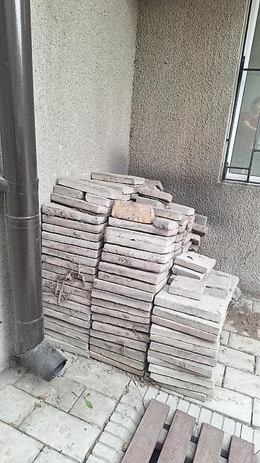 Продается брусчатка прямоугольная Б/У Около 13-17 м.кв (точно at lalafo.kg Продается брусчатка прямоугольная Б/У Около 13-17 м.кв (точно
