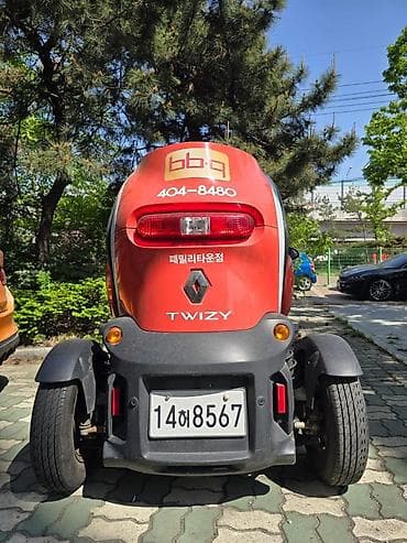 Microcar: Электромобиль Renault Twizy — компактный городской электрокар - Тип at lalafo.kg — 2 Microcar: Электромобиль Renault Twizy — компактный городской электрокар - Тип — 2