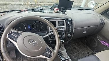 Легкий грузовик, Hyundai, Стандарт, 3 т, Б/у at lalafo.kg Легкий грузовик, Hyundai, Стандарт, 3 т, Б/у