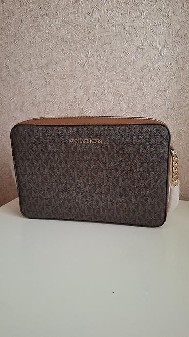 Классическая сумка, Michael Kors, Материал: Комбинированный материал, Застежка на молнии, Женские, Новый at lalafo.kg Классическая сумка, Michael Kors, Материал: Комбинированный материал, Застежка на молнии, Женские, Новый