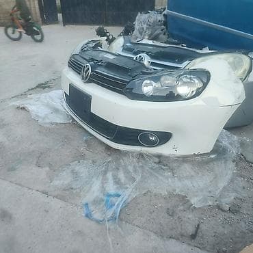 Белый передний бампер для Volkswagen Golf VI. Включает в себя фары lalafo.kg да Белый передний бампер для Volkswagen Golf VI. Включает в себя фары