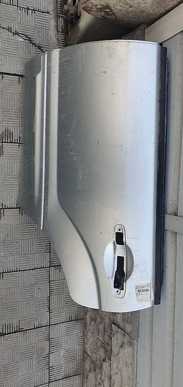 Дверь Задняя правая Subaru, Оригинал at lalafo.kg Дверь Задняя правая Subaru, Оригинал