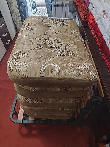 Комплект мягких подушек/сидушек для дивана или кушетки (5 шт.) - at lalafo.kg Комплект мягких подушек/сидушек для дивана или кушетки (5 шт.) -