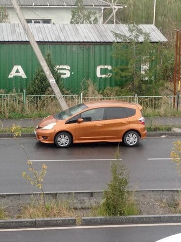 Honda Fit: 2010 г., 1.5 л, Автомат, Бензин, Хэтчбэк at lalafo.kg Honda Fit: 2010 г., 1.5 л, Автомат, Бензин, Хэтчбэк