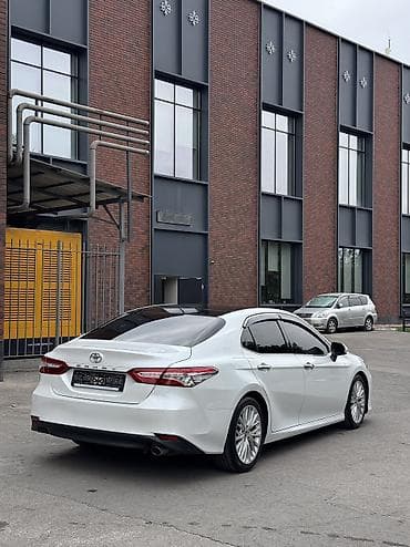 Toyota Camry: 2018 г., 2.5 л, Автомат, Бензин, Седан at lalafo.kg — 9 Toyota Camry: 2018 г., 2.5 л, Автомат, Бензин, Седан — 9