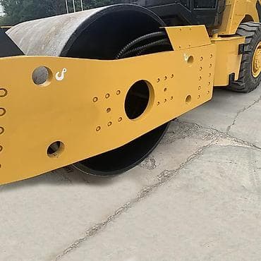 Вибрационный дорожный каток (самоходный) Описание: - Одновальцовый at lalafo.kg Вибрационный дорожный каток (самоходный) Описание: - Одновальцовый