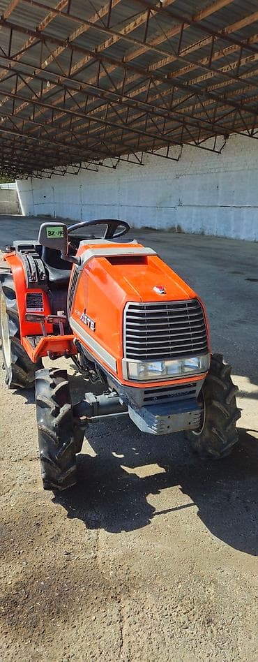 Мини-трактор Kubota A17. Подключаемый передний мост. 3 цилиндра 17 л at lalafo.kg Мини-трактор Kubota A17. Подключаемый передний мост. 3 цилиндра 17 л