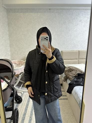 Продаю куртку за 1000 сом покупала за 4000 сом Размер 46-48 Стёганая at lalafo.kg Продаю куртку за 1000 сом покупала за 4000 сом Размер 46-48 Стёганая