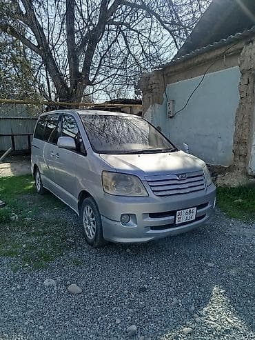 Toyota Noah: 2003 г., 2 л, Автомат, Бензин, Минивэн at lalafo.kg Toyota Noah: 2003 г., 2 л, Автомат, Бензин, Минивэн
