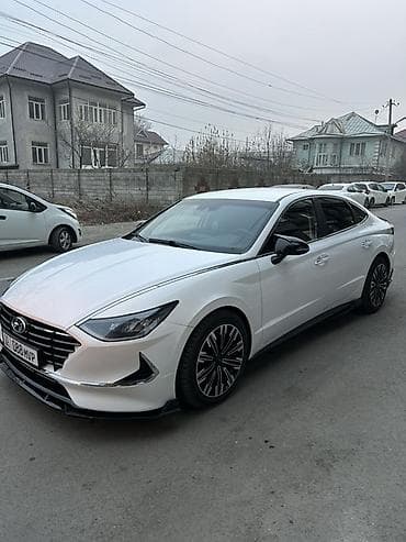 Hyundai Sonata, белый седан бизнес-класса в актуальном кузове at lalafo.kg Hyundai Sonata, белый седан бизнес-класса в актуальном кузове