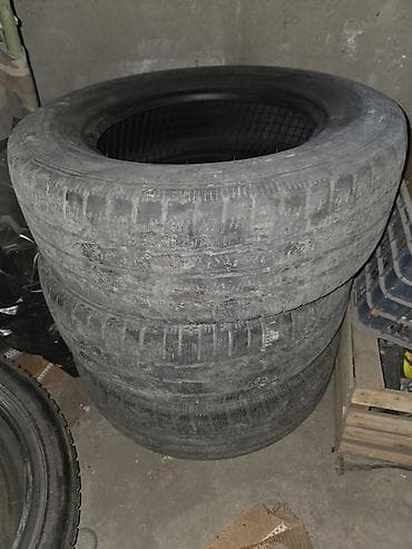 Комплект автомобильных шин (3 шт.)
235 65 16 размер 3000 сом 3шт at lalafo.kg Комплект автомобильных шин (3 шт.)
235 65 16 размер 3000 сом 3шт