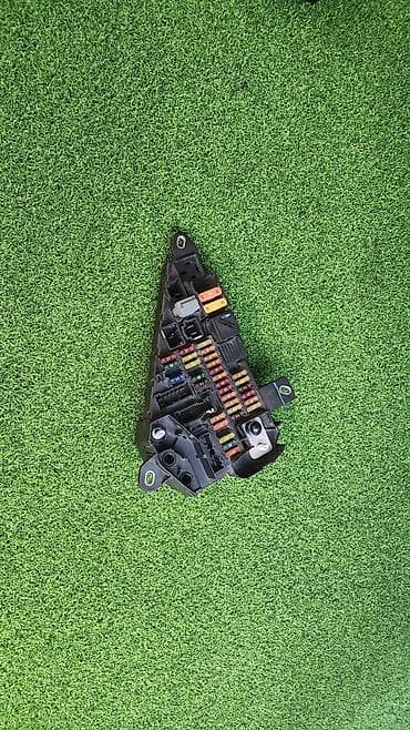 Блок предохранителей Е60 6 906 —558 В отличном состоянии, очень at lalafo.kg Блок предохранителей Е60 6 906 —558 В отличном состоянии, очень