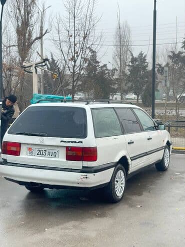Volkswagen Passat: 1994 г., 1.8 л, Механика, Бензин, Универсал at lalafo.kg Volkswagen Passat: 1994 г., 1.8 л, Механика, Бензин, Универсал