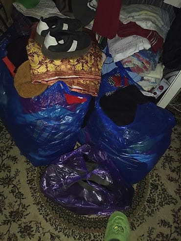 Сборный лот одежды и обуви в мешках.отдаю даром,самовывоз Состав по at lalafo.kg Сборный лот одежды и обуви в мешках.отдаю даром,самовывоз Состав по