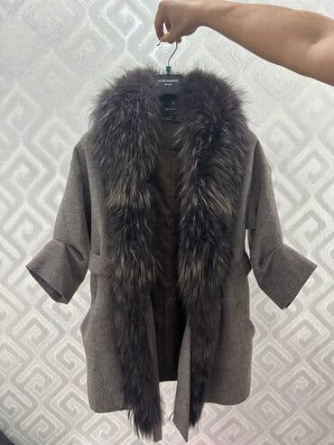 Пальто, Халат, Осень-весна, Кашемир, По колено, С поясом, M, S at lalafo.kg Пальто, Халат, Осень-весна, Кашемир, По колено, С поясом, M, S