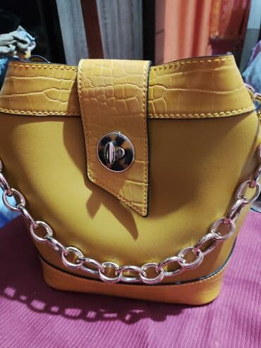 Поясная сумка, бананка, Б/у, Материал: Искусственная кожа, Женские at lalafo.kg Поясная сумка, бананка, Б/у, Материал: Искусственная кожа, Женские