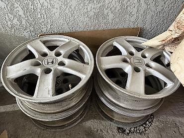 Дисктер R 15 Honda, Комплект, тешиктери - 5, Колдонулган lalafo.kg да — 2 Дисктер R 15 Honda, Комплект, тешиктери - 5, Колдонулган — 2