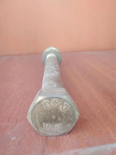 Болты корейские оригинал высокой закалки колич 400шт at lalafo.kg Болты корейские оригинал высокой закалки колич 400шт