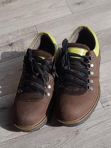 Срочно продаю ботинки весенний осенний в отличном состоянии at lalafo.kg Срочно продаю ботинки весенний осенний в отличном состоянии