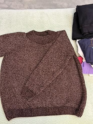 Вязаный свитер унисекс, базовая модель. - Цвет: тёмно-коричневый at lalafo.kg Вязаный свитер унисекс, базовая модель. - Цвет: тёмно-коричневый