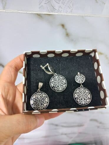 Набор украшений, Проба 925, Женские, Б/у at lalafo.kg Набор украшений, Проба 925, Женские, Б/у