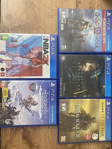 Продам набор дисков для PlayStation 4 (PS4): - God of War at lalafo.kg Продам набор дисков для PlayStation 4 (PS4): - God of War