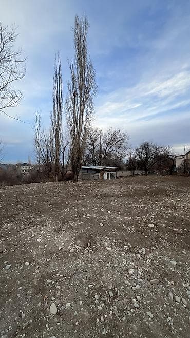 Продается отличная дача с большим участком Участок фактически почти at lalafo.kg — 2 Продается отличная дача с большим участком Участок фактически почти — 2