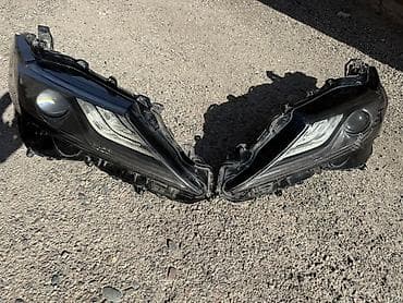 Комплект передних фар Toyota 2020 г., Оригинал, Япония at lalafo.kg Комплект передних фар Toyota 2020 г., Оригинал, Япония