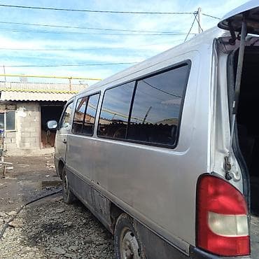 Mercedes-Benz Vito: 2003 г., 2.9 л, Механика, Дизель, Минивэн at lalafo.kg Mercedes-Benz Vito: 2003 г., 2.9 л, Механика, Дизель, Минивэн