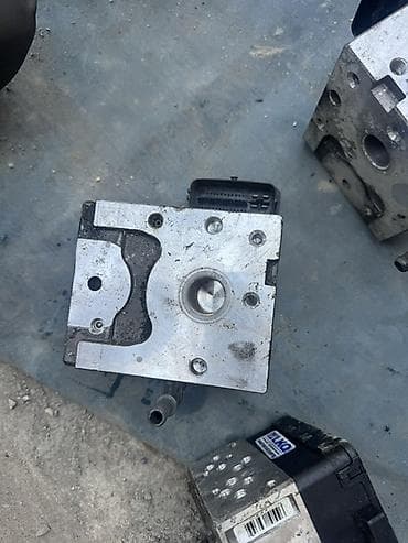 Блоки ABS/ESP Toyota (гидромодули с электронным блоком) - at lalafo.kg Блоки ABS/ESP Toyota (гидромодули с электронным блоком) -