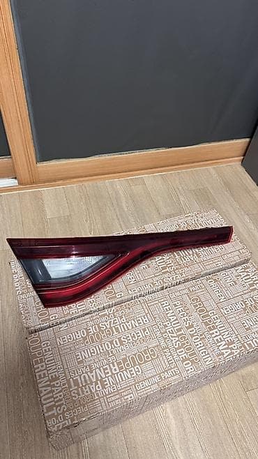 Задний левый стоп-сигнал Renault Оригинал at lalafo.kg Задний левый стоп-сигнал Renault Оригинал