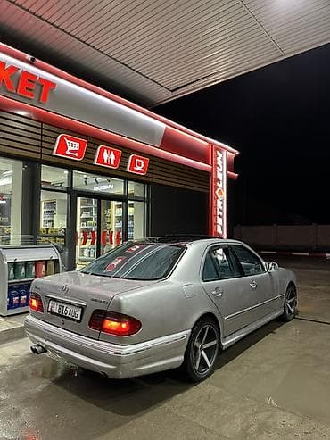 Mercedes-Benz E-Class: 2001 г., 3.2 л, Автомат, Бензин, Седан at lalafo.kg Mercedes-Benz E-Class: 2001 г., 3.2 л, Автомат, Бензин, Седан