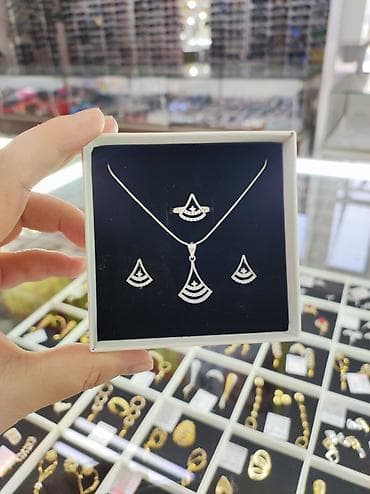 Серебро 925 пробы Серебряный комплект + цепочка Размеры имеются at lalafo.kg Серебро 925 пробы Серебряный комплект + цепочка Размеры имеются