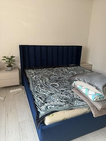 Двуспальная кровать, С мягким изголовьем, длина - 200 см at lalafo.kg Двуспальная кровать, С мягким изголовьем, длина - 200 см