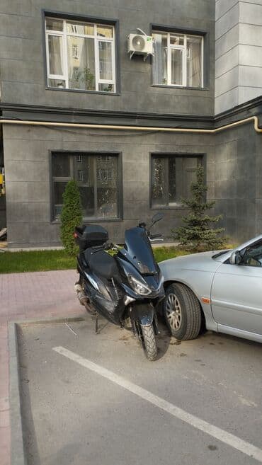 Макси-скутер 150 куб. см, Бензин, Б/у at lalafo.kg Макси-скутер 150 куб. см, Бензин, Б/у