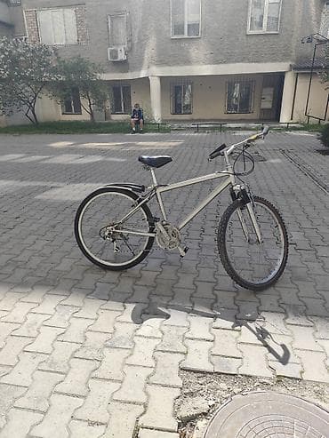 Продаю велосипед б/у. Обвесы Шимано. Размер рамы-16. 10000сом. если at lalafo.kg Продаю велосипед б/у. Обвесы Шимано. Размер рамы-16. 10000сом. если