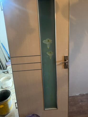 Двери размер 80 остались 2шт(одна без стекла)и 1шт размер на 120см at lalafo.kg Двери размер 80 остались 2шт(одна без стекла)и 1шт размер на 120см