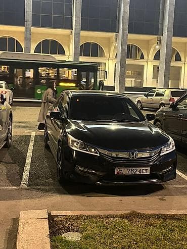 Honda Accord: 2017 г., 2.4 л, Вариатор, Бензин, Седан at lalafo.kg Honda Accord: 2017 г., 2.4 л, Вариатор, Бензин, Седан
