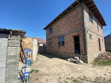 Продаётся кирпичный двухэтажный дом с участком и капитальным at lalafo.kg Продаётся кирпичный двухэтажный дом с участком и капитальным