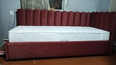 Угловая мягкая кровать с высоким фигурным изголовьем - Тип at lalafo.kg Угловая мягкая кровать с высоким фигурным изголовьем - Тип