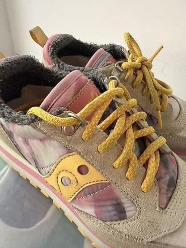 Кроссовки были куплены в Дубае. Оригинал Есть кюар, можете пробить at lalafo.kg Кроссовки были куплены в Дубае. Оригинал Есть кюар, можете пробить