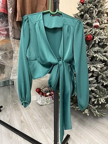 Блузка, Вечерняя, Атлас, Однотонный, На запах at lalafo.kg Блузка, Вечерняя, Атлас, Однотонный, На запах