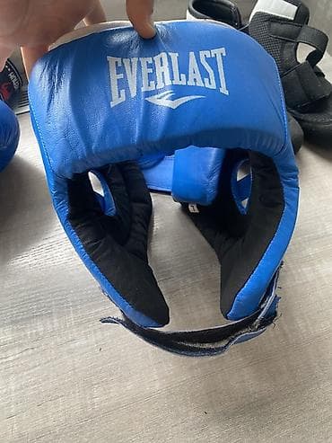Шлем для единоборств Everlast, синий. - Тип: боксерский/тренировочный at lalafo.kg Шлем для единоборств Everlast, синий. - Тип: боксерский/тренировочный