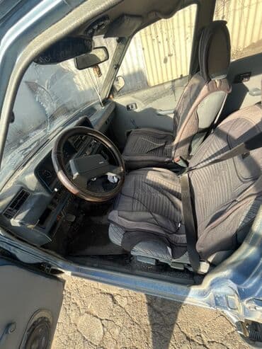 Mazda 323: 1983 г., 1.6 л, Механика, Бензин, Седан at lalafo.kg Mazda 323: 1983 г., 1.6 л, Механика, Бензин, Седан