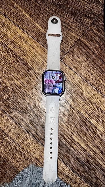 Apple Watch Series 9, 41 мм - Цвет корпуса: розовый - Экран Retina at lalafo.kg Apple Watch Series 9, 41 мм - Цвет корпуса: розовый - Экран Retina