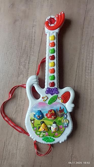 Игрушка музыкальная гитара полностью в рабочем состоянии цена 200 сом at lalafo.kg Игрушка музыкальная гитара полностью в рабочем состоянии цена 200 сом