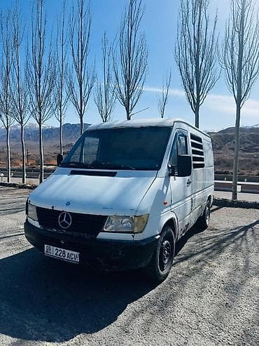 Легкий грузовик, Mercedes-Benz, Стандарт, 1,5 т, Б/у at lalafo.kg Легкий грузовик, Mercedes-Benz, Стандарт, 1,5 т, Б/у